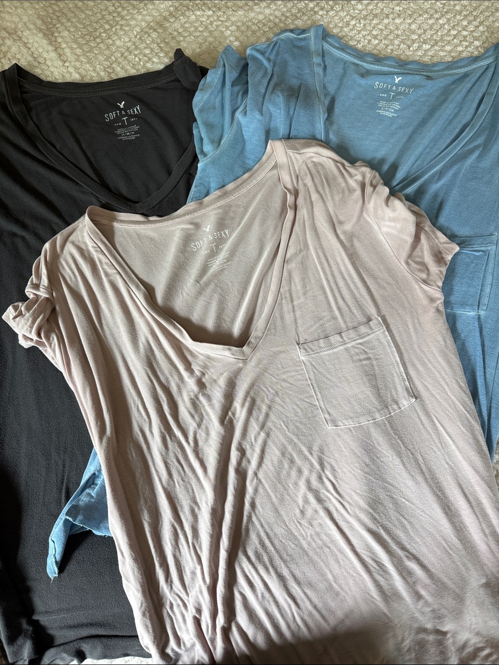 Bundle of 3 Women's V-Neck Pocket Tee - Pale Pink